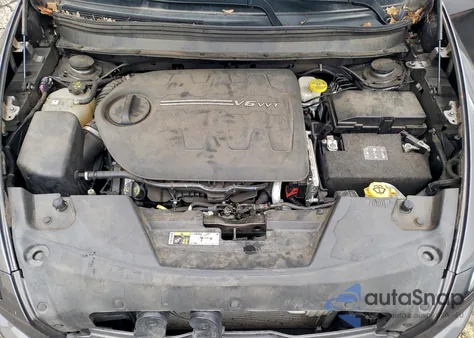 2018 Jeep Cherokee Latitude Plus z USA, uszkodzony, nr VIN 1C4PJLLX7JD605505